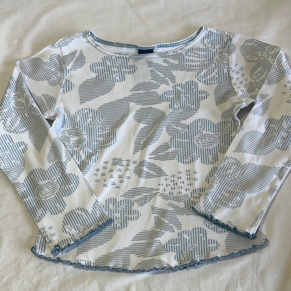 ⭐️ GAP - Kids Long sleeve Blue Floral Long Sleeve Tee, size small